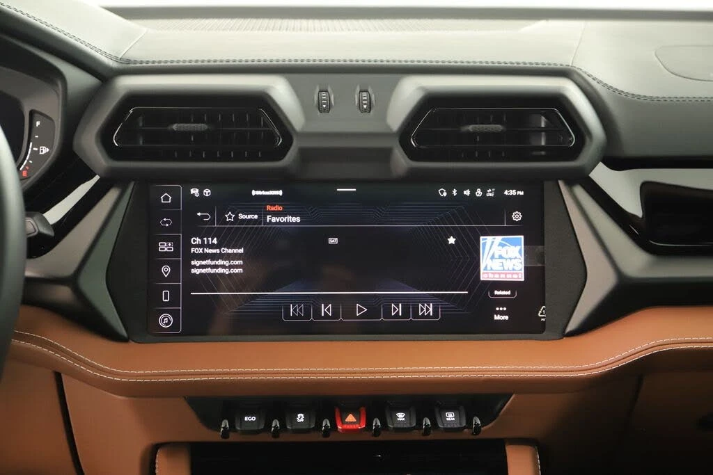 2025 Lamborghini Urus SE - Image 19 of 31