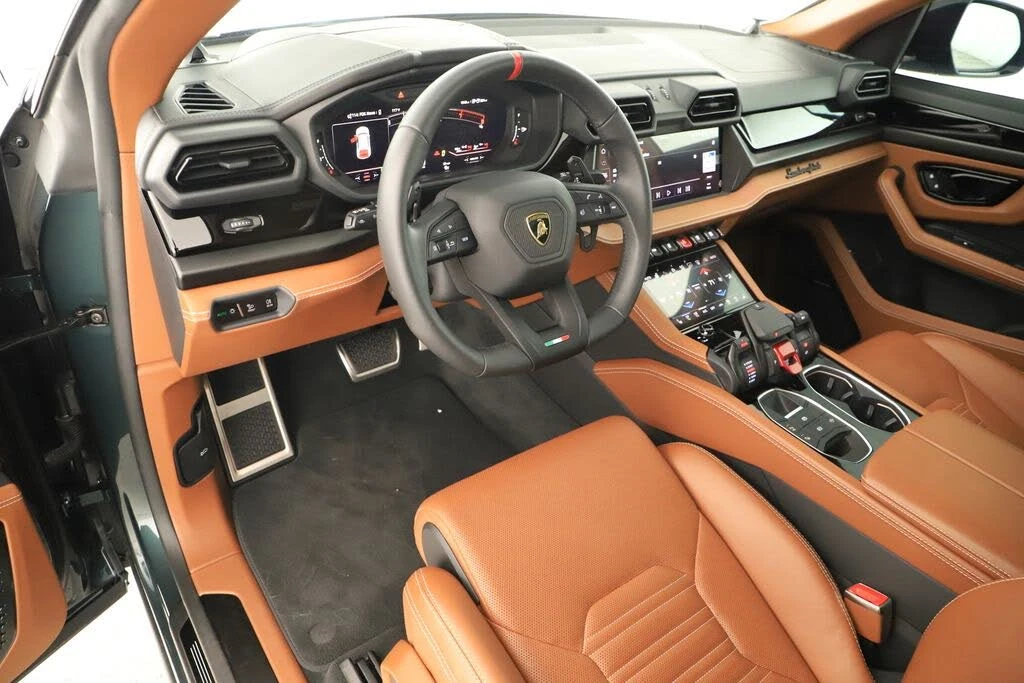 2025 Lamborghini Urus SE - Image 15 of 31