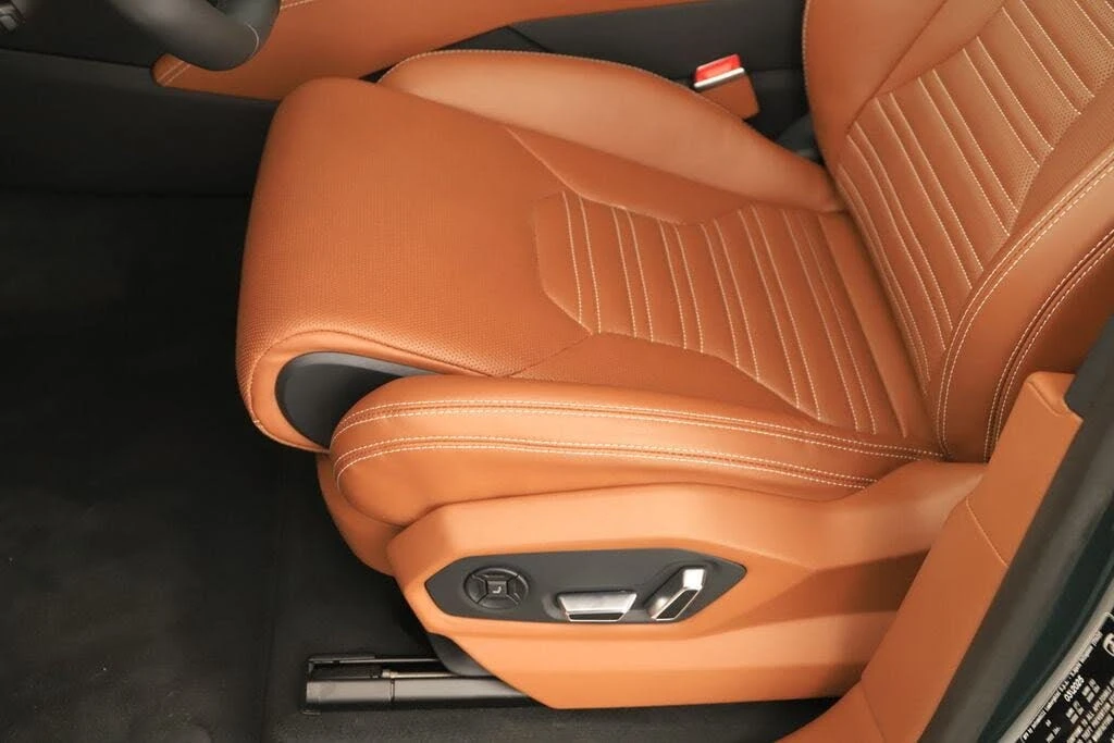 2025 Lamborghini Urus SE - Image 27 of 31