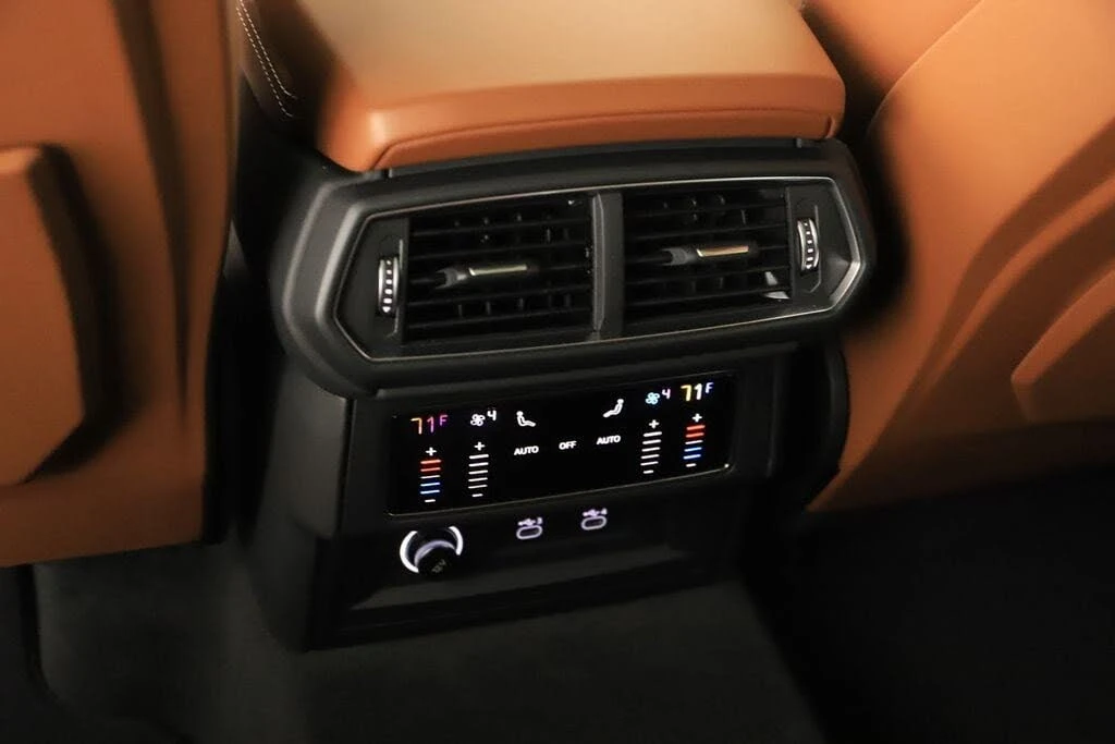 2025 Lamborghini Urus SE - Image 24 of 31
