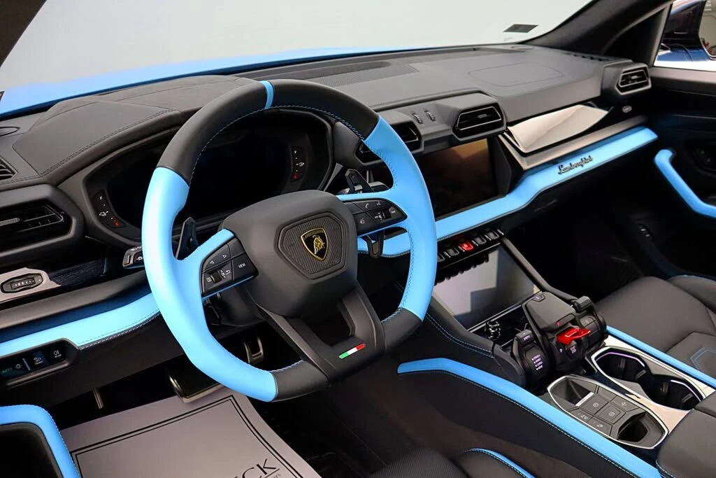 2025 Lamborghini Urus SE - Image 31 of 31