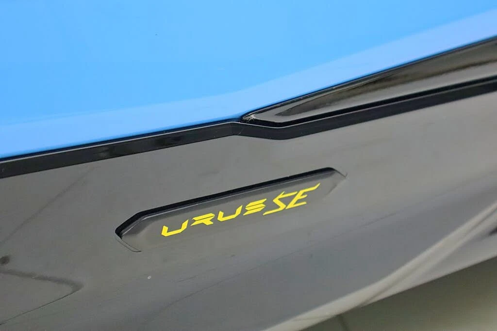 2025 Lamborghini Urus SE - Image 15 of 31