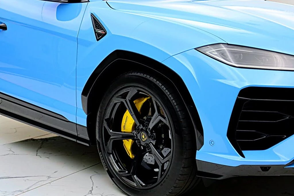 2025 Lamborghini Urus SE - Image 23 of 31