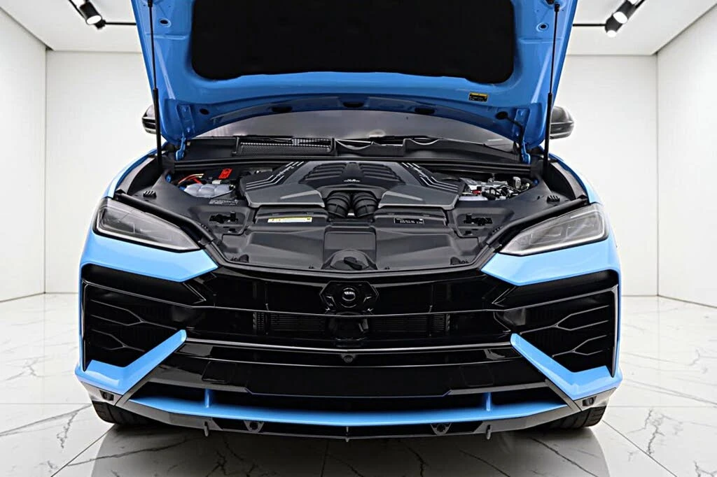 2025 Lamborghini Urus SE - Image 26 of 31