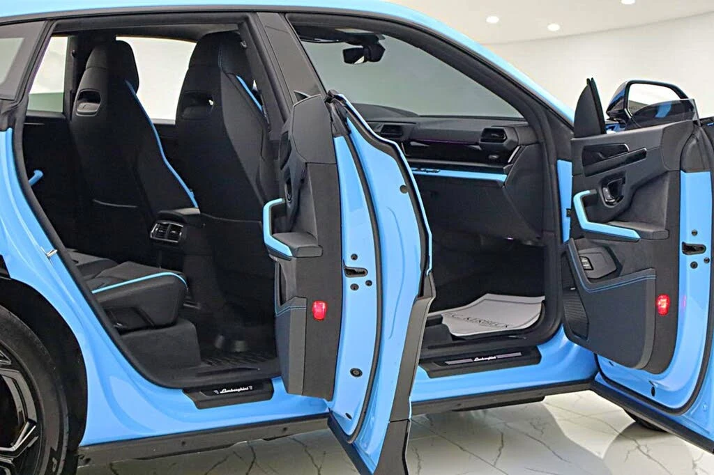 2025 Lamborghini Urus SE - Image 20 of 31