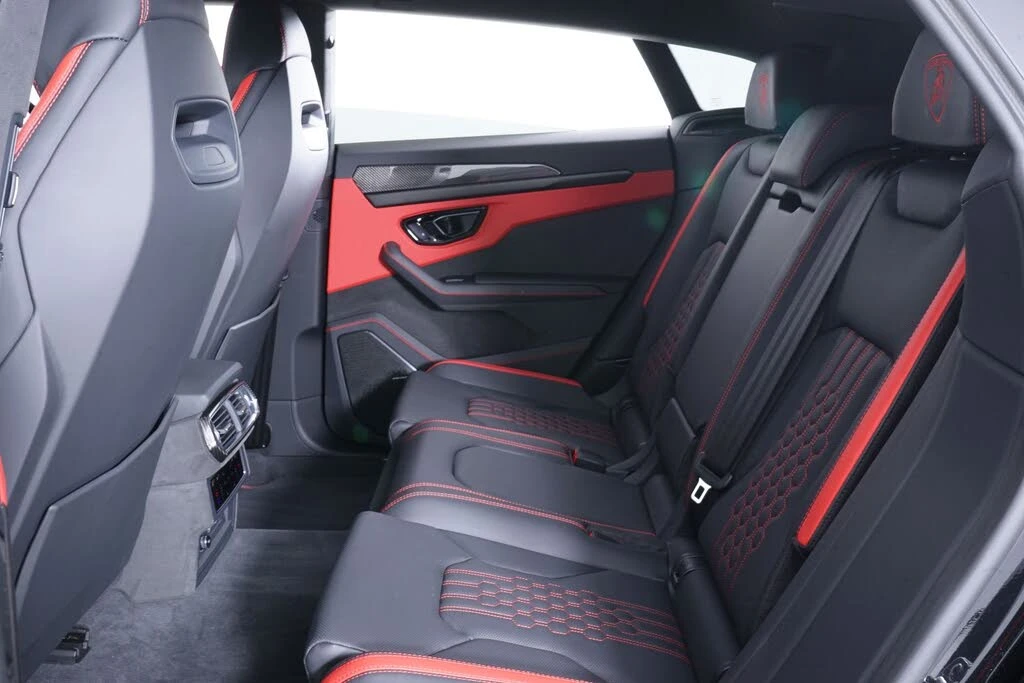 2025 Lamborghini Urus SE - Image 24 of 31