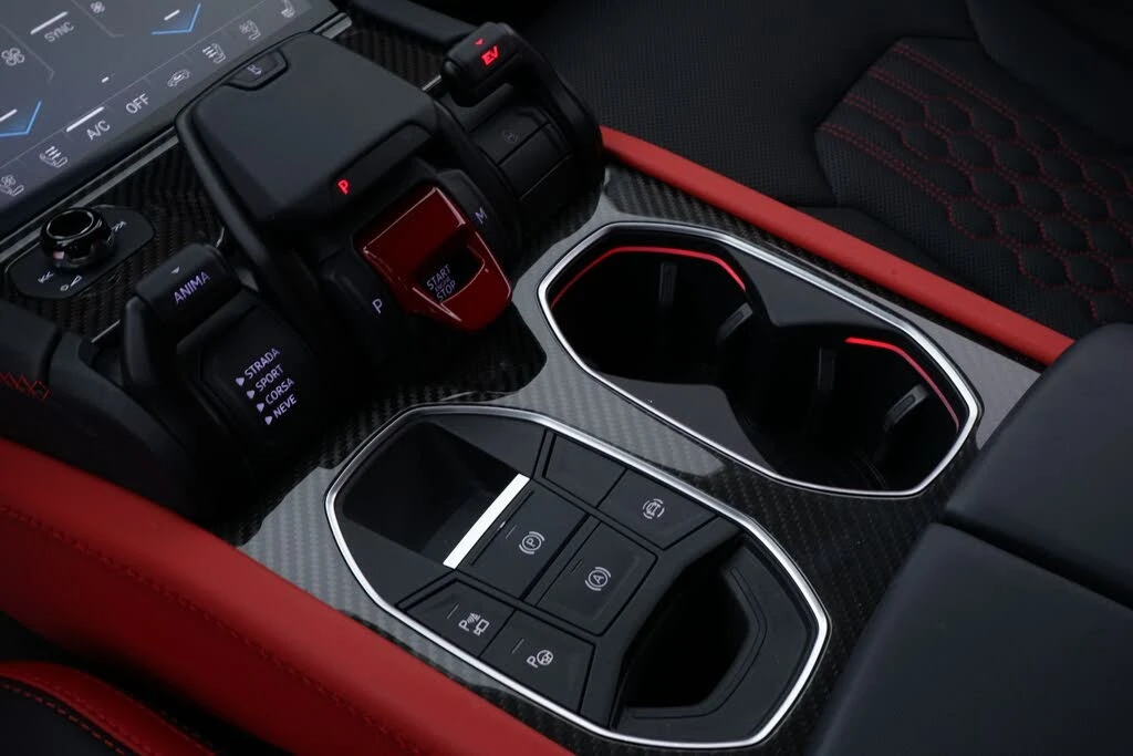 2025 Lamborghini Urus SE - Image 29 of 31