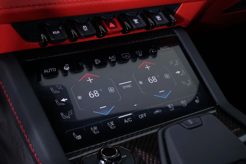 2025 Lamborghini Urus SE - Image 28 of 31
