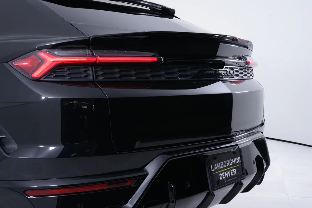 2025 Lamborghini Urus SE - Image 19 of 31