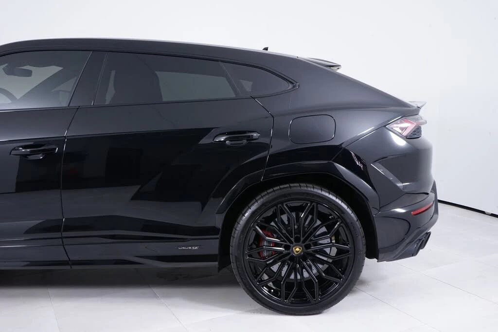 2025 Lamborghini Urus SE - Image 12 of 31