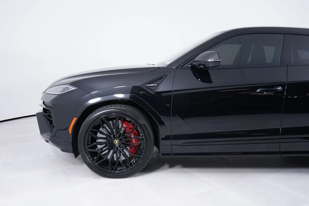 2025 Lamborghini Urus SE - Image 11 of 31
