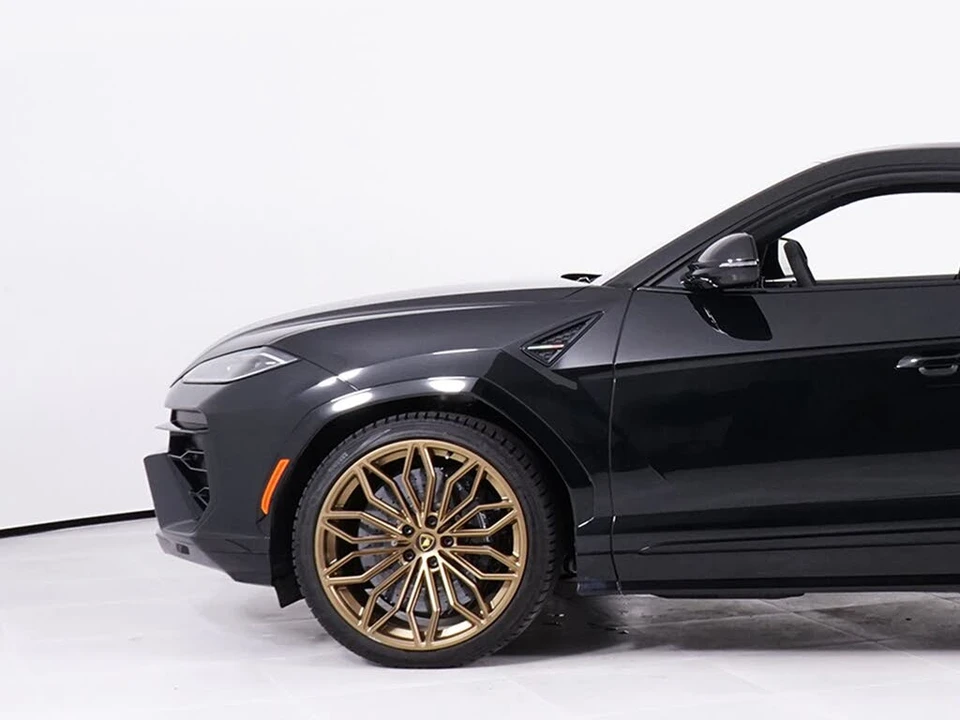 2025 Lamborghini Urus SE - Image 12 of 31