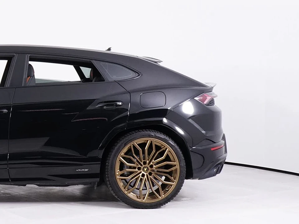 2025 Lamborghini Urus SE - Image 13 of 31