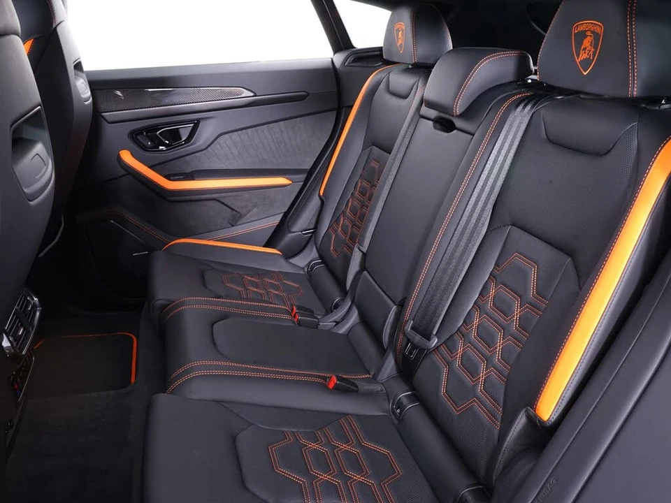 2025 Lamborghini Urus SE - Image 26 of 31