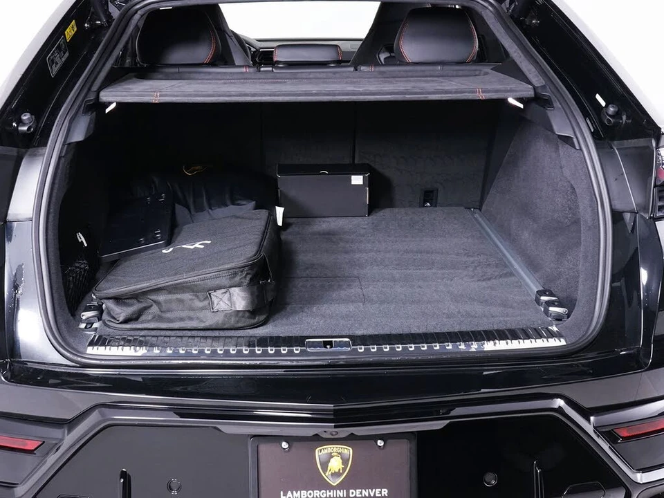 2025 Lamborghini Urus SE - Image 19 of 31