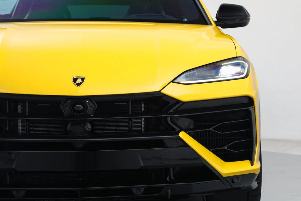 2025 Lamborghini Urus SE - Image 10 of 31