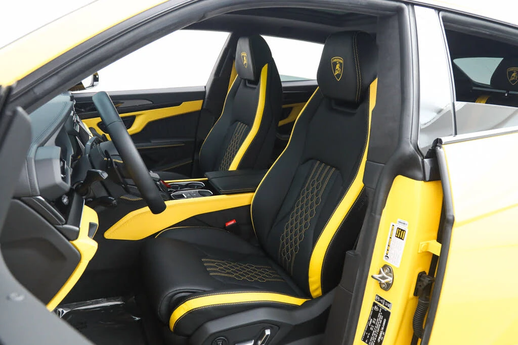 2025 Lamborghini Urus SE - Image 24 of 31