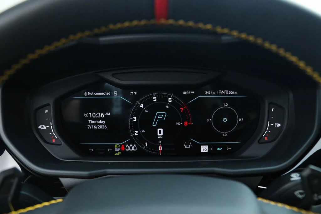2025 Lamborghini Urus SE - Image 28 of 31