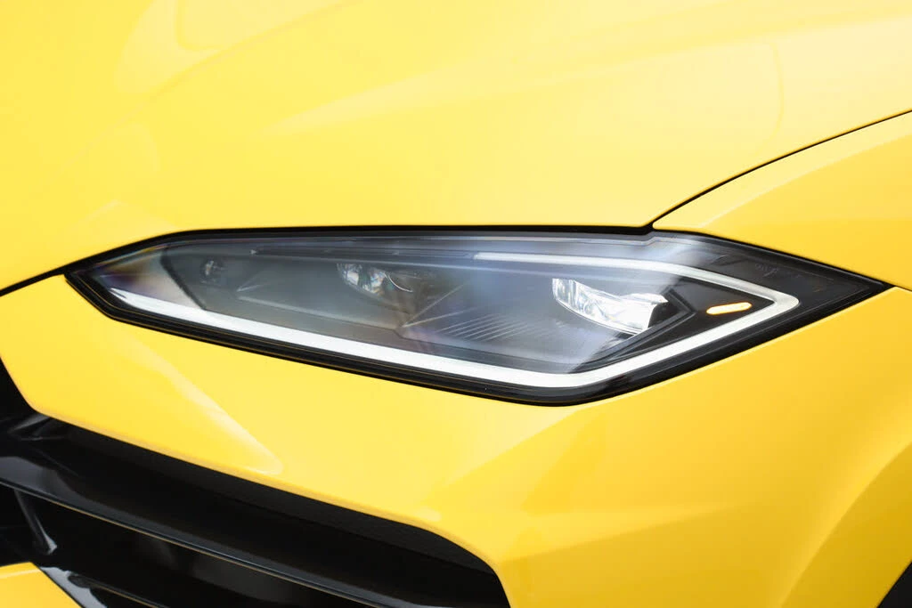 2025 Lamborghini Urus SE - Image 11 of 31