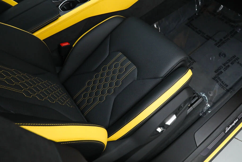2025 Lamborghini Urus SE - Image 18 of 31