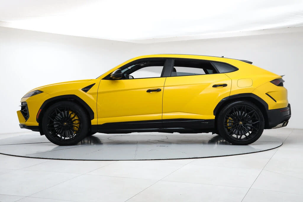 2025 Lamborghini Urus SE - Image 2 of 31