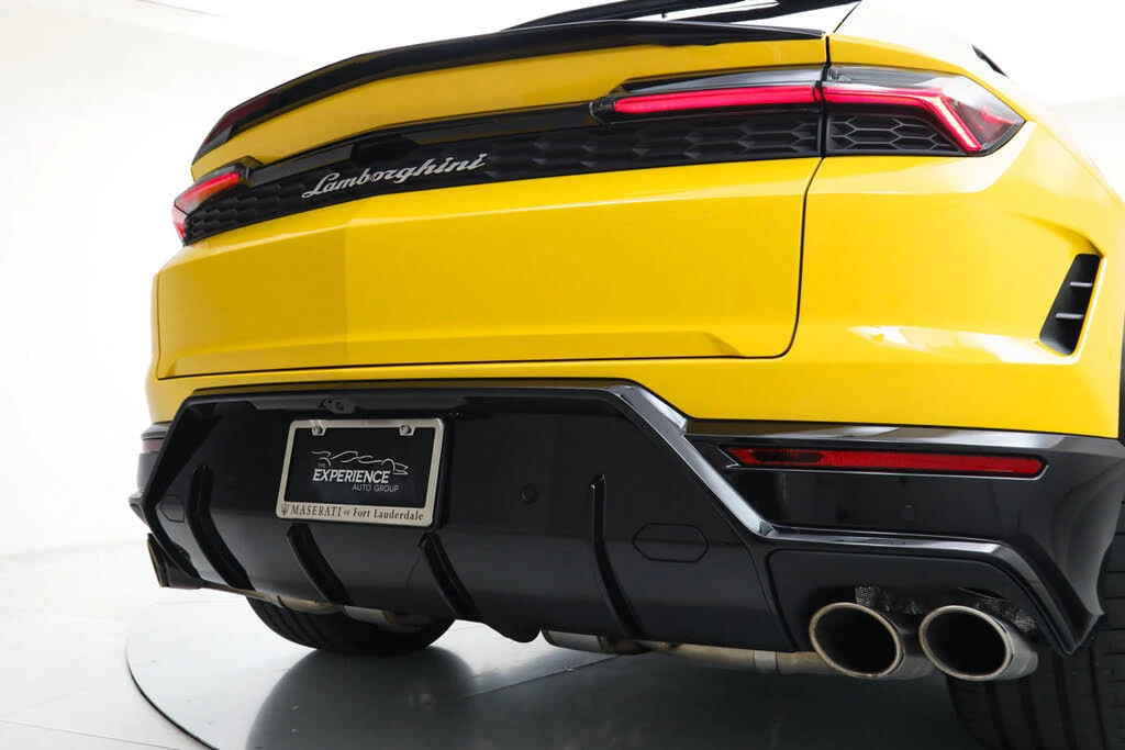 2025 Lamborghini Urus SE - Image 13 of 31