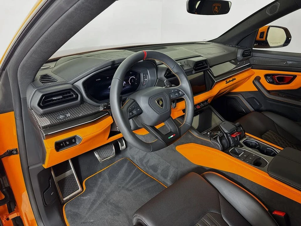2025 Lamborghini Urus SE - Image 10 of 30