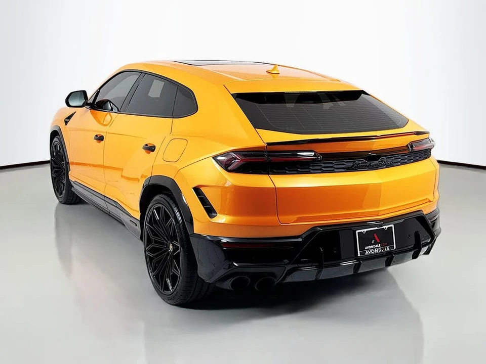 2025 Lamborghini Urus SE - Image 5 of 30
