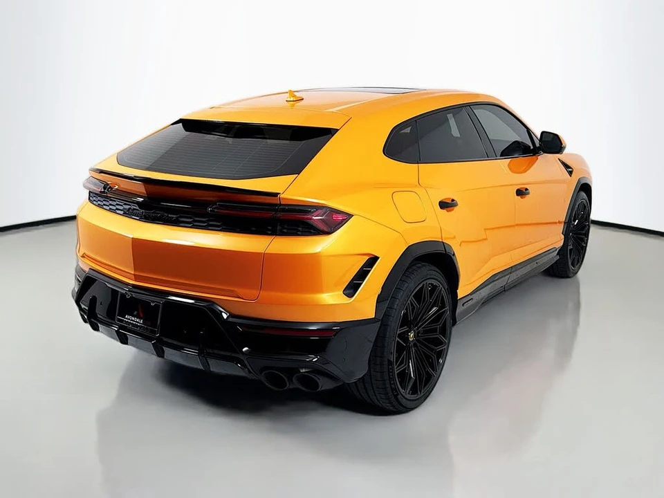 2025 Lamborghini Urus SE - Image 7 of 30