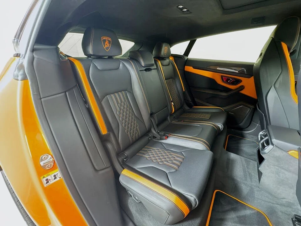 2025 Lamborghini Urus SE - Image 26 of 30