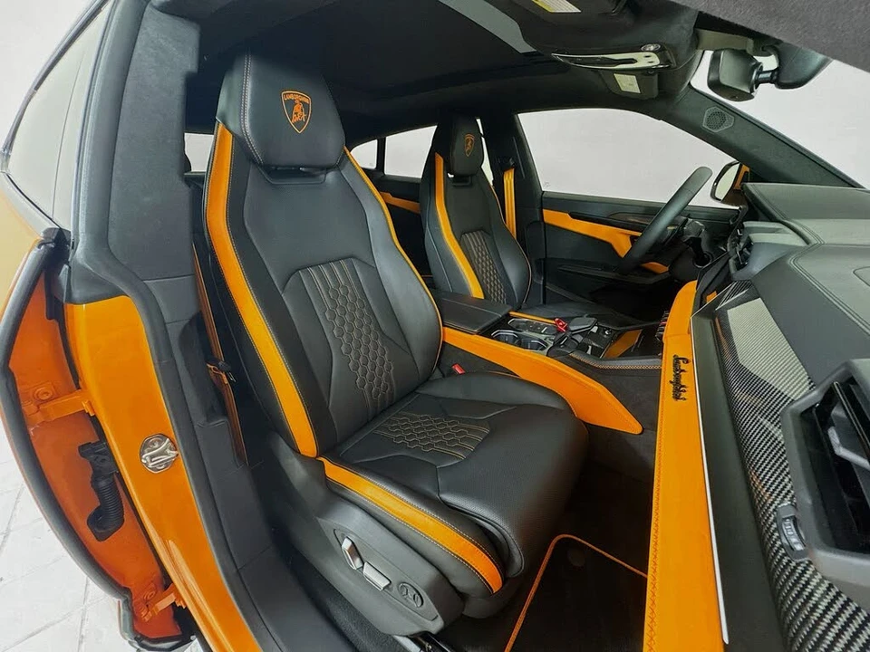 2025 Lamborghini Urus SE - Image 27 of 30
