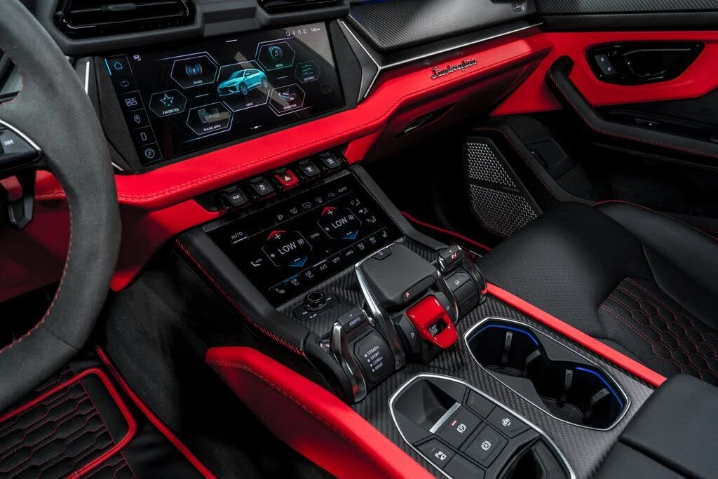 2025 Lamborghini Urus SE - Image 25 of 31