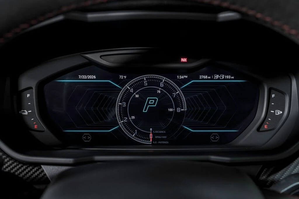 2025 Lamborghini Urus SE - Image 15 of 31