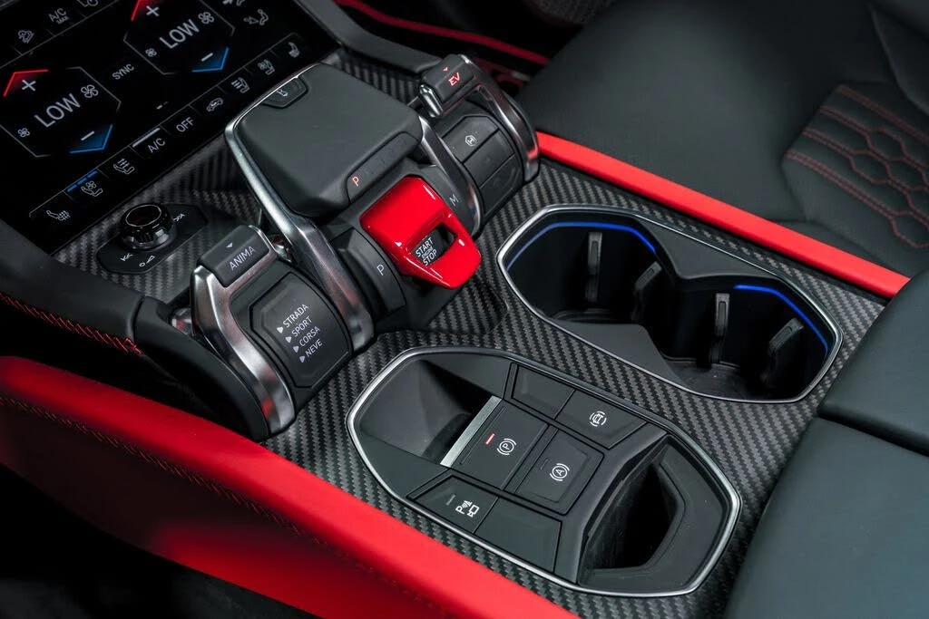 2025 Lamborghini Urus SE - Image 31 of 31