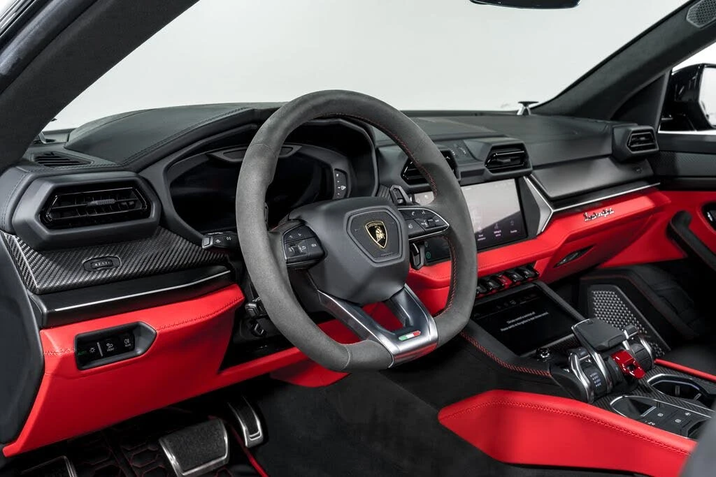 2025 Lamborghini Urus SE - Image 13 of 31
