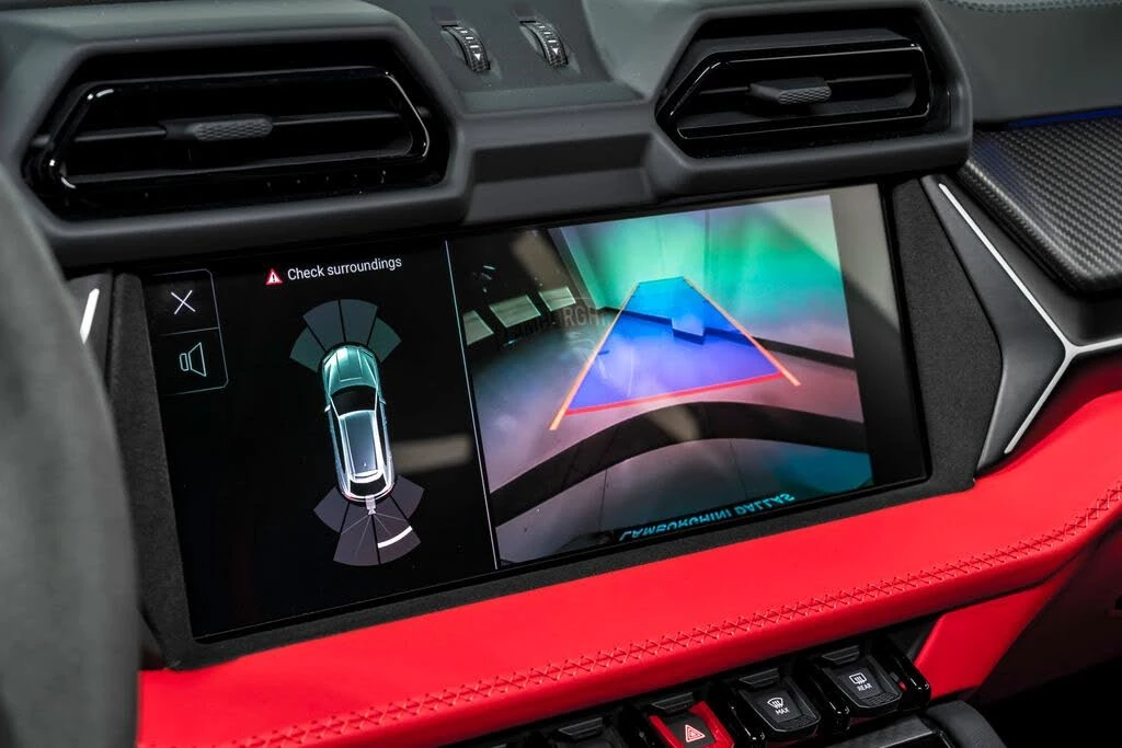 2025 Lamborghini Urus SE - Image 29 of 31