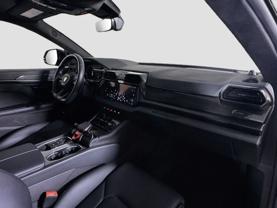 2025 Lamborghini Urus SE - Image 15 of 28
