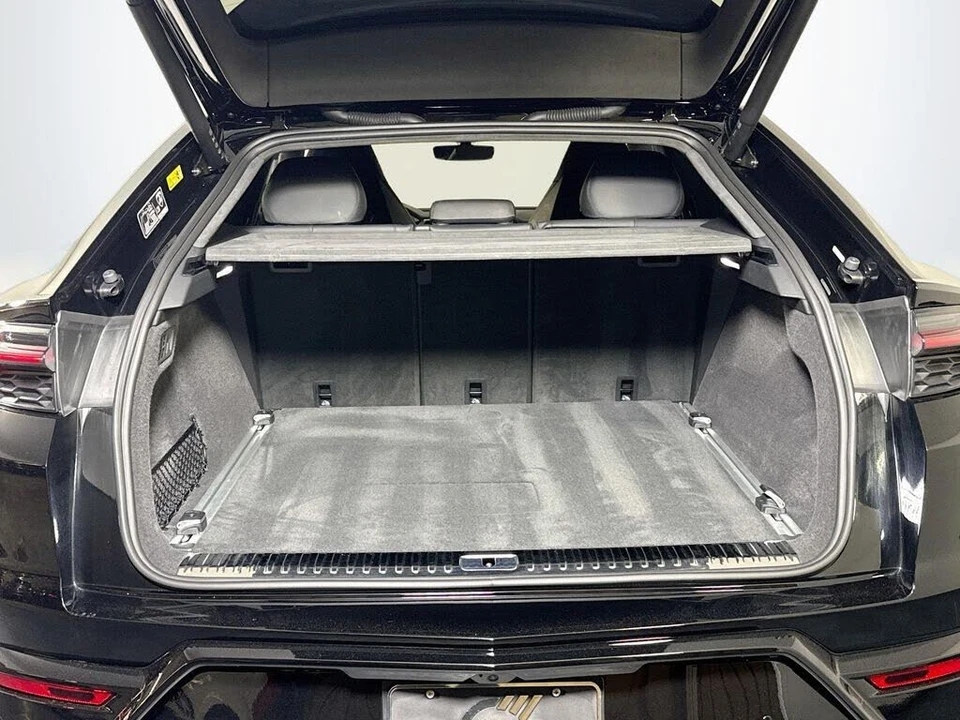 2025 Lamborghini Urus SE - Image 25 of 28