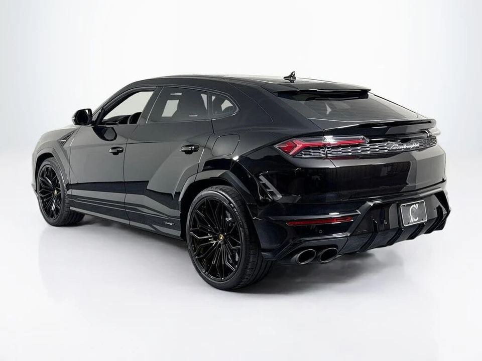 2025 Lamborghini Urus SE - Image 3 of 28
