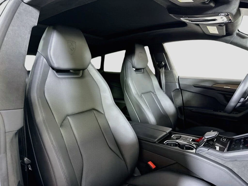 2025 Lamborghini Urus SE - Image 16 of 28