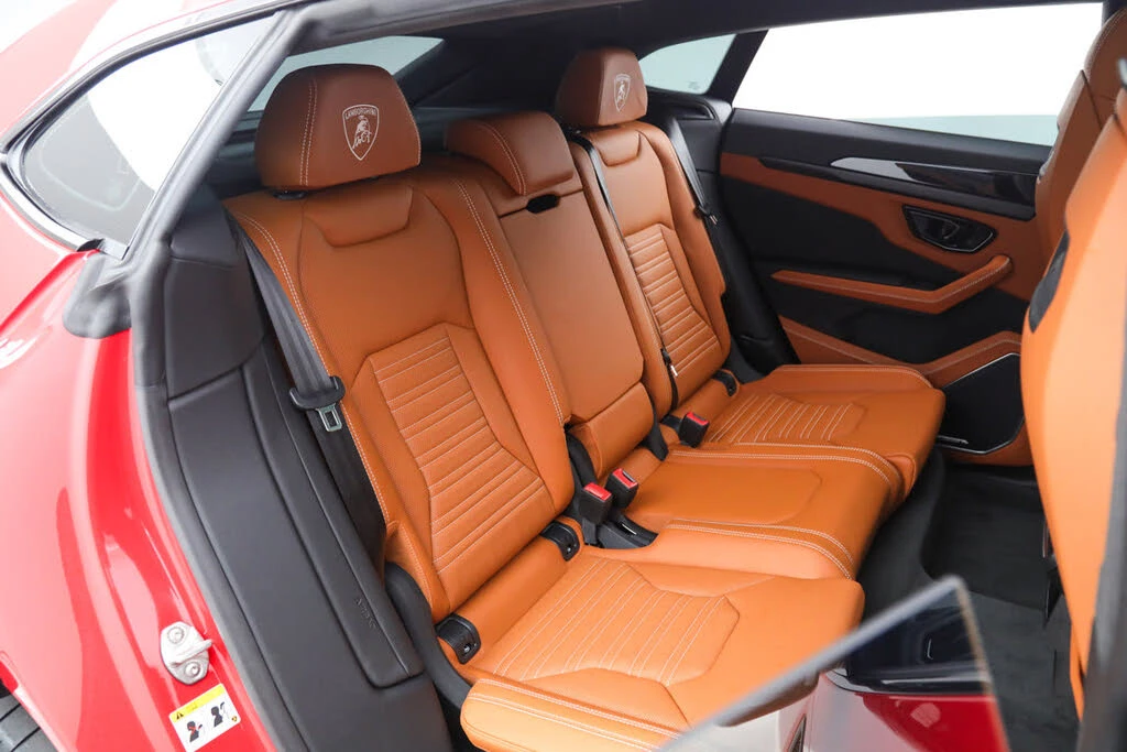 2025 Lamborghini Urus SE - Image 19 of 31