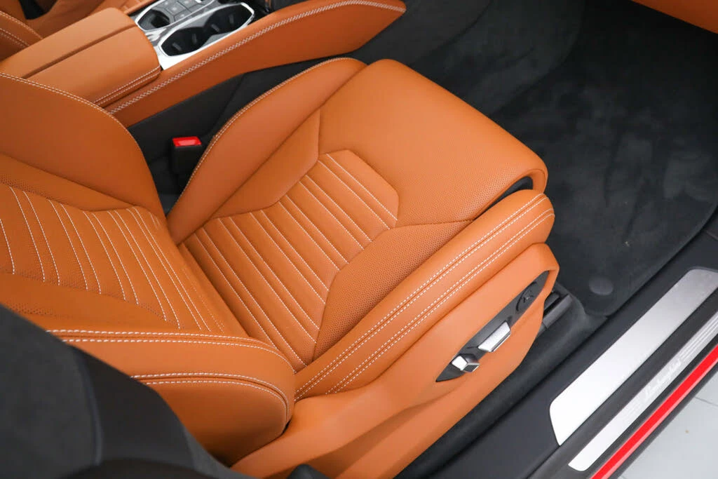 2025 Lamborghini Urus SE - Image 18 of 31