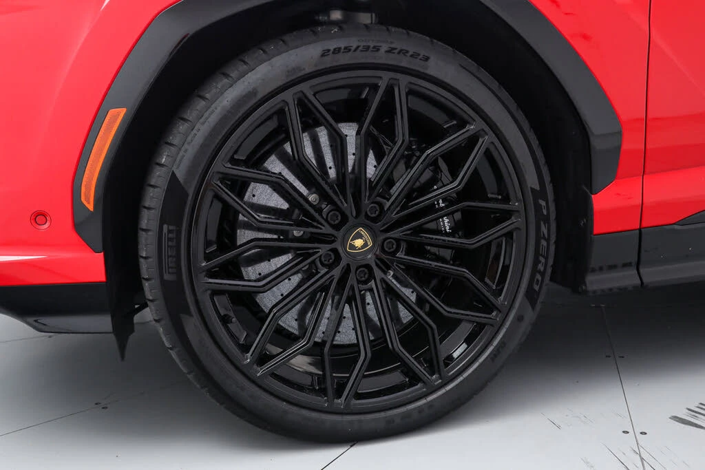 2025 Lamborghini Urus SE - Image 11 of 31