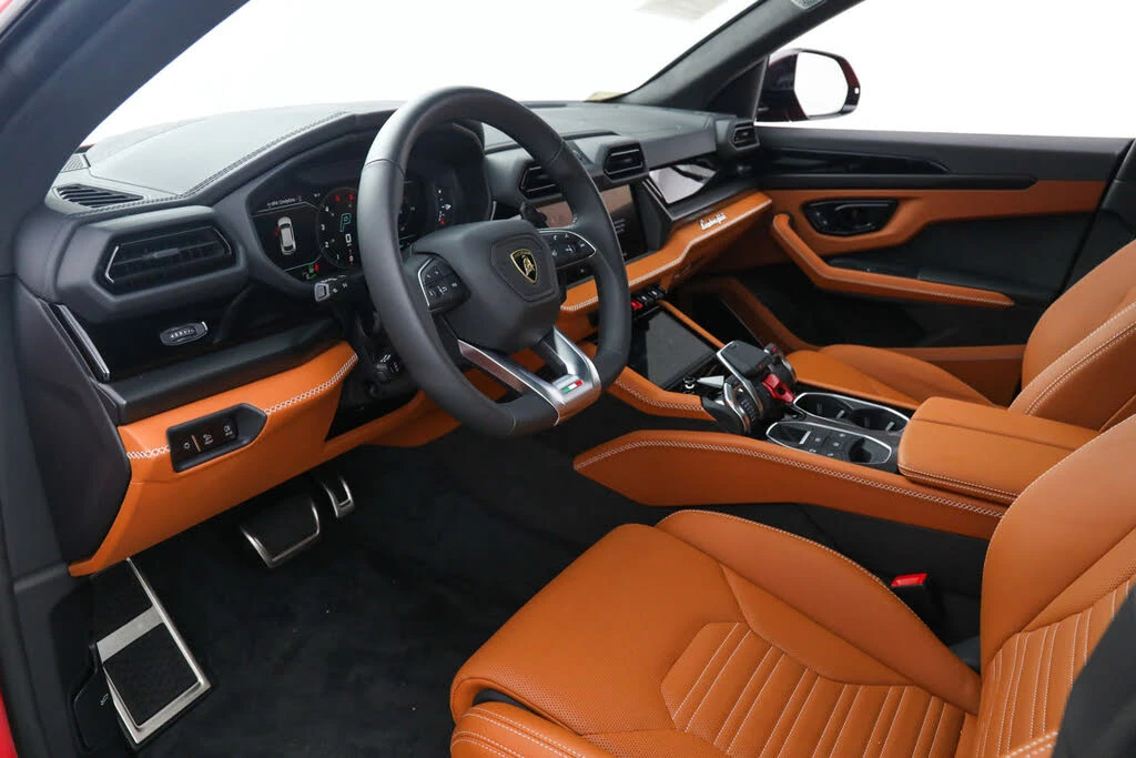 2025 Lamborghini Urus SE - Image 22 of 31