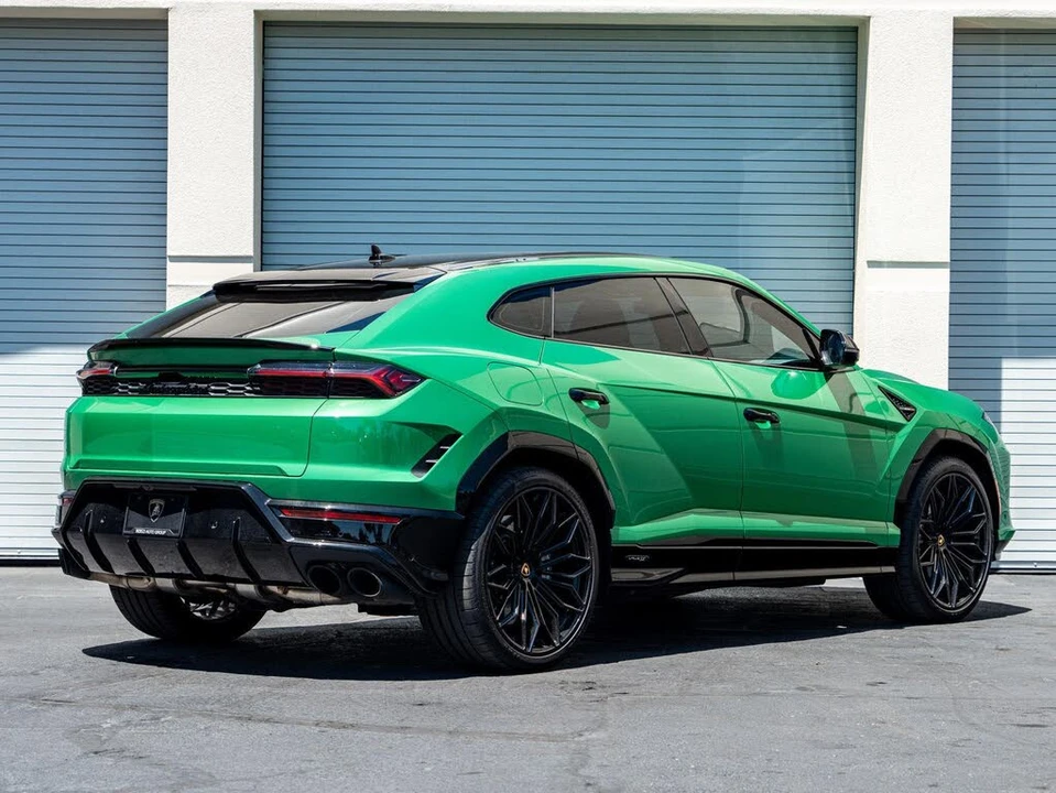 2025 Lamborghini Urus SE - Image 9 of 31