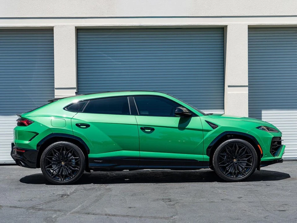 2025 Lamborghini Urus SE - Image 6 of 31
