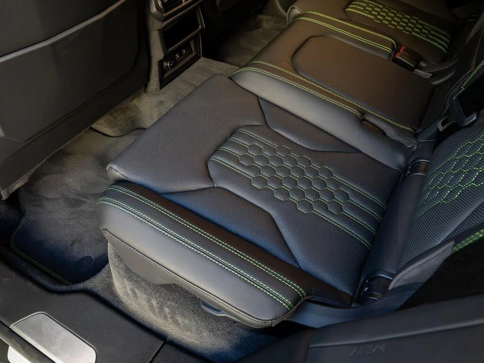 2025 Lamborghini Urus SE - Image 29 of 31