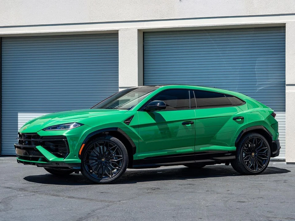 2025 Lamborghini Urus SE - Image 7 of 31