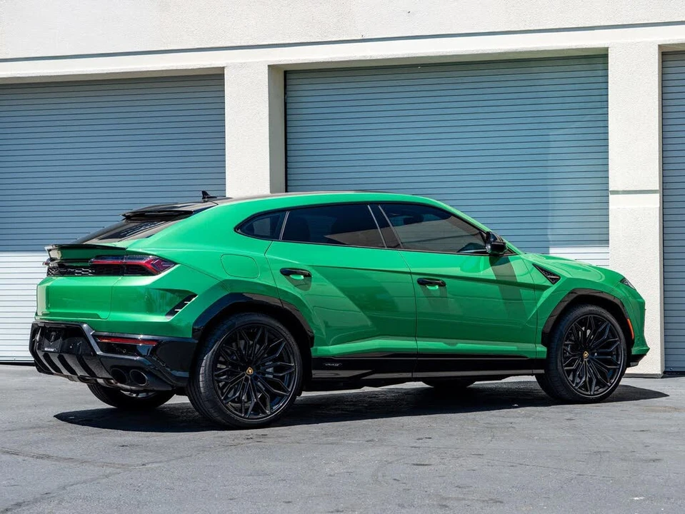 2025 Lamborghini Urus SE - Image 13 of 31