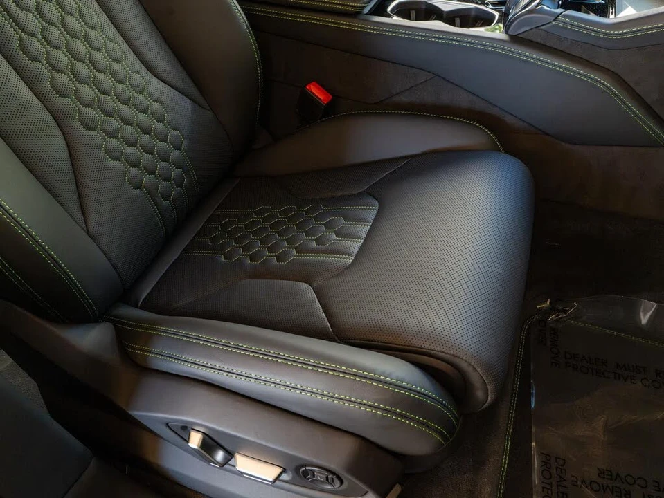 2025 Lamborghini Urus SE - Image 26 of 31